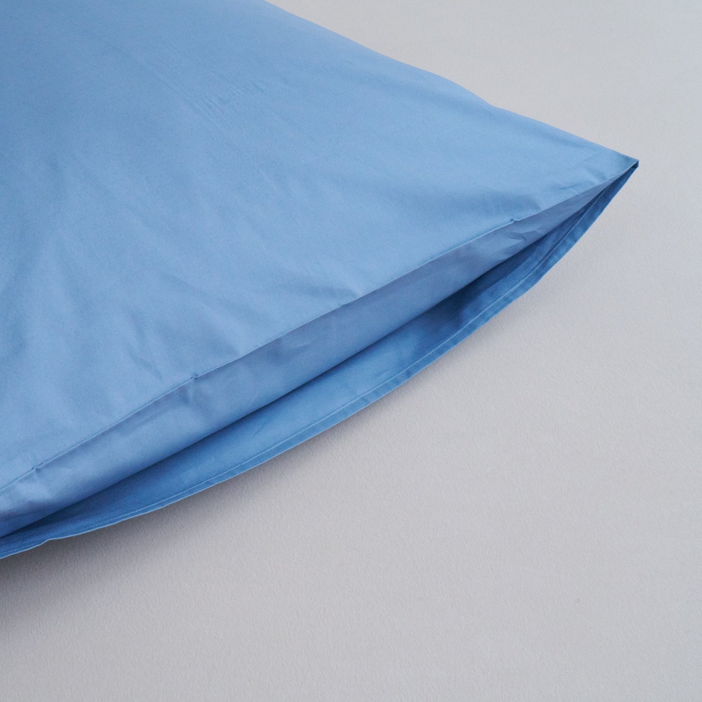 Crisp percale bed linen