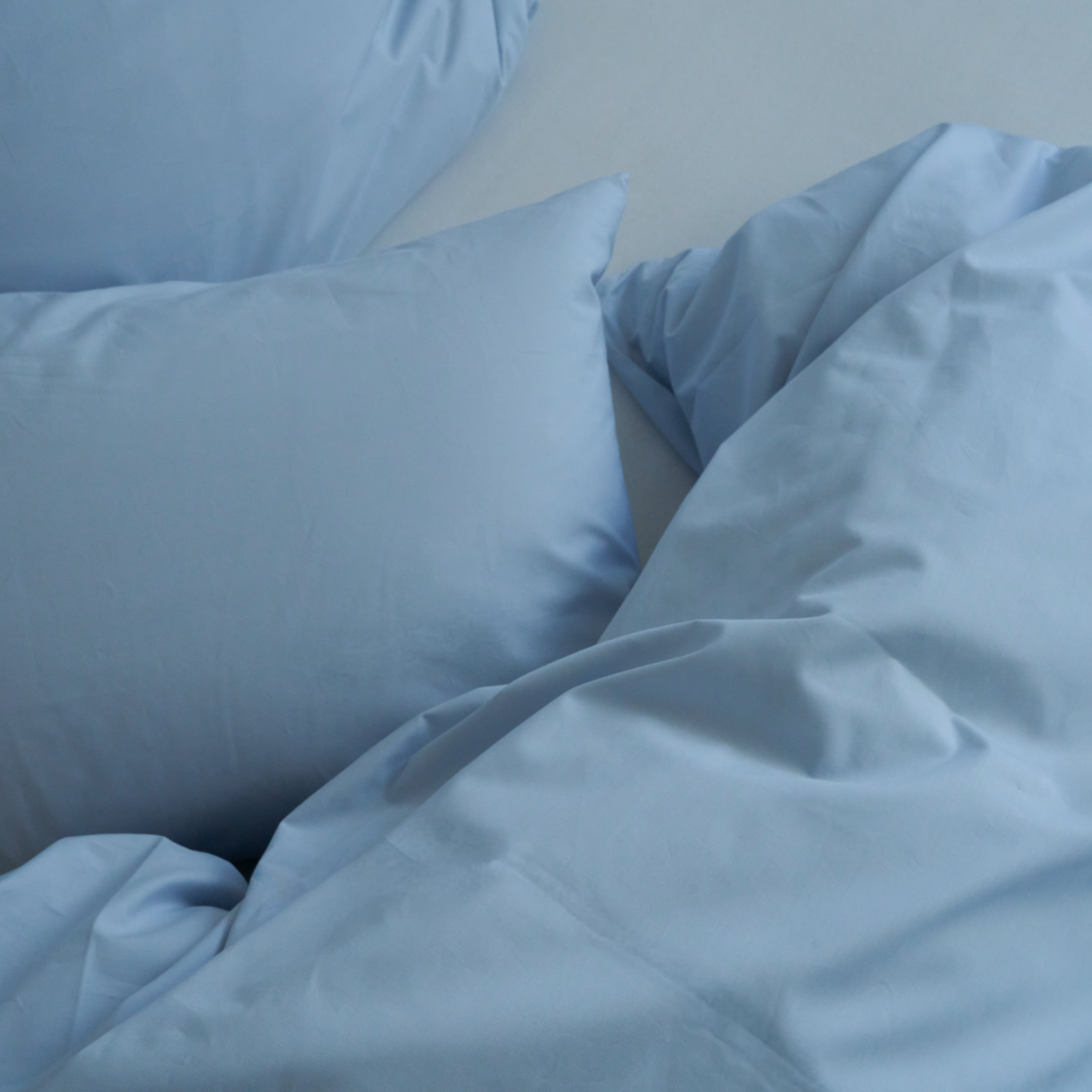 Crisp percale bed linen