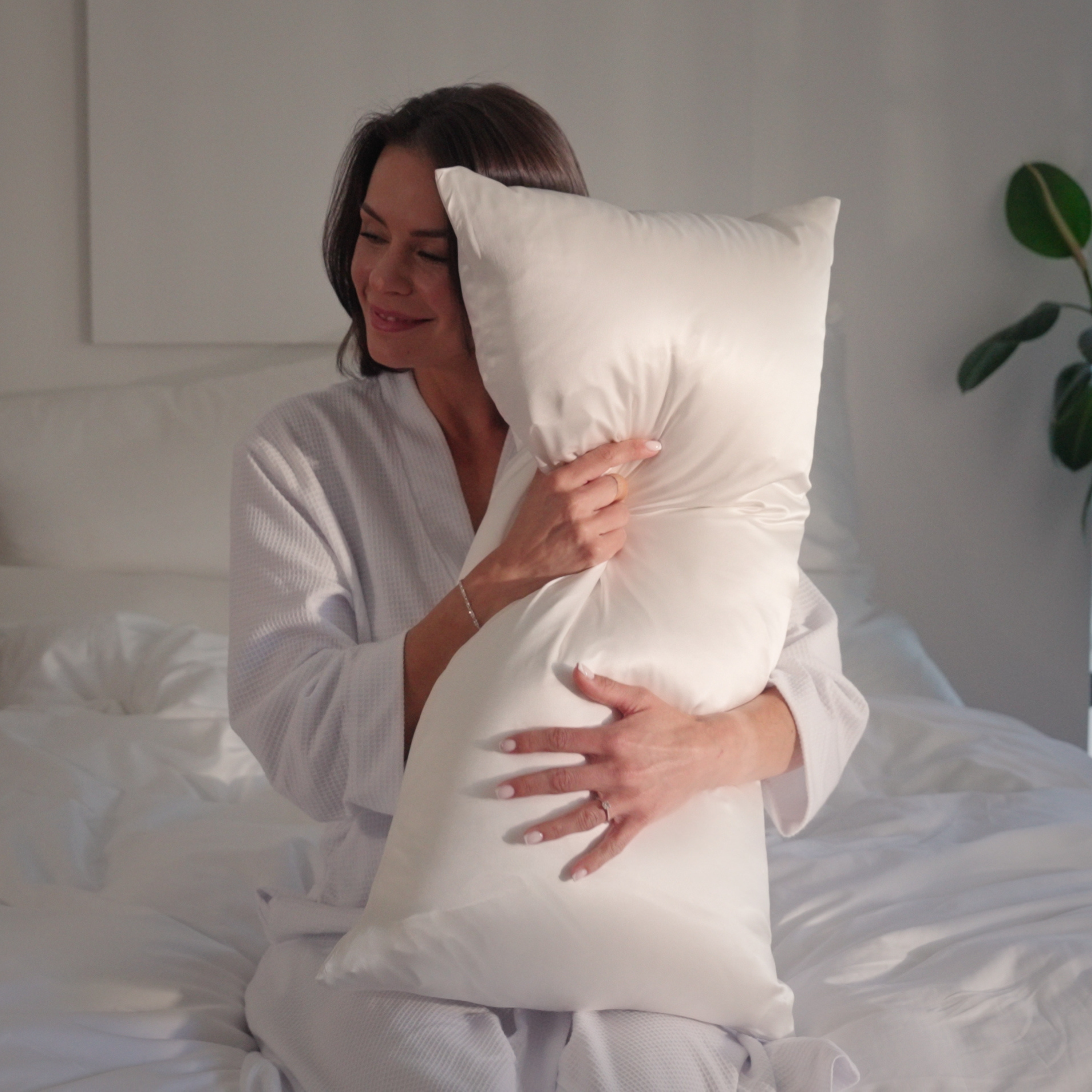 Silk pillowcase made from 100% mulberry silk